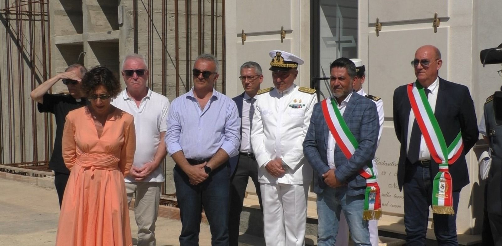 Reggio Calabria, al cimitero di Armo la sepoltura dei migranti morti nel naufragio