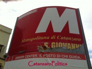 Scontro Santelli-Oliverio sulla metro di Catanzaro