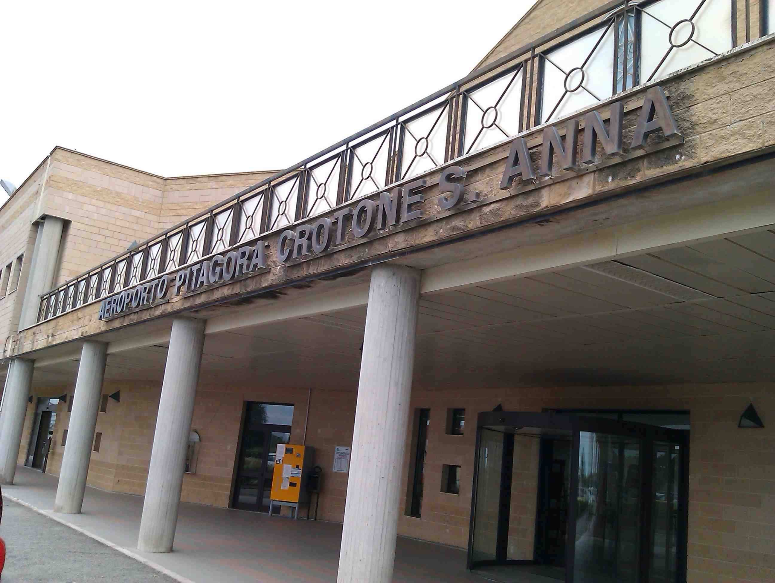 Aeroporto di Crotone, ecco i nodi da sciogliere