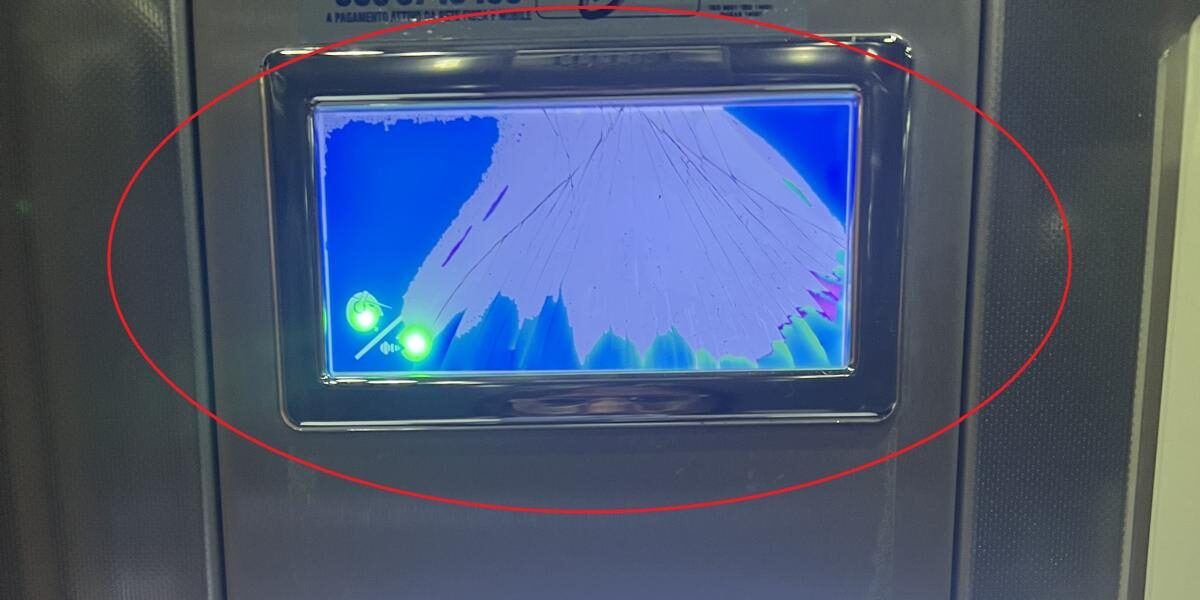 Disavventura per un dipendente disabile della Cittadella regionale: bloccato a lungo in un ascensore