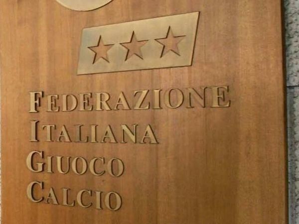 La Figc svincola i tesserati della Reggina