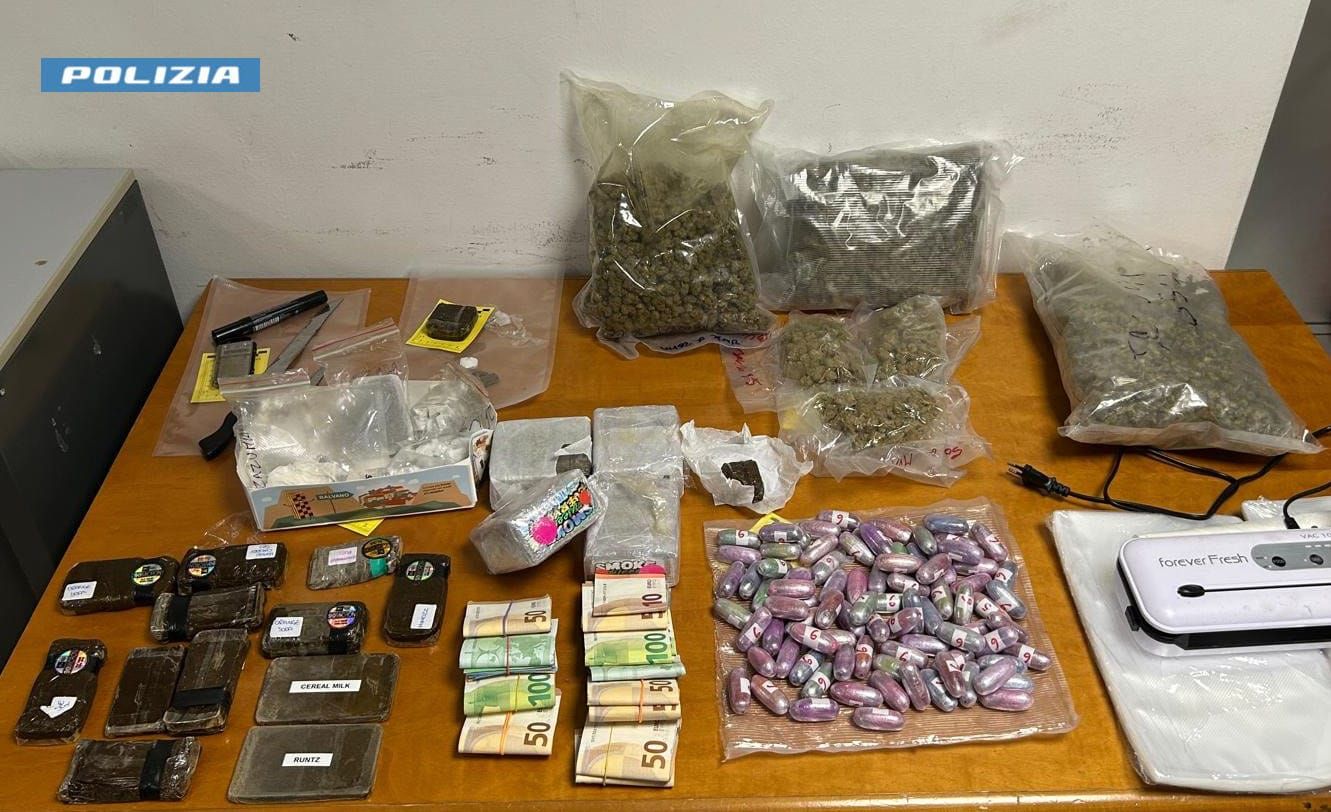 Maxi controlli della Polizia nel Cosentino, 4 arresti e oltre 8 chili di droga sequestrati