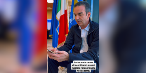 occhiuto domande social