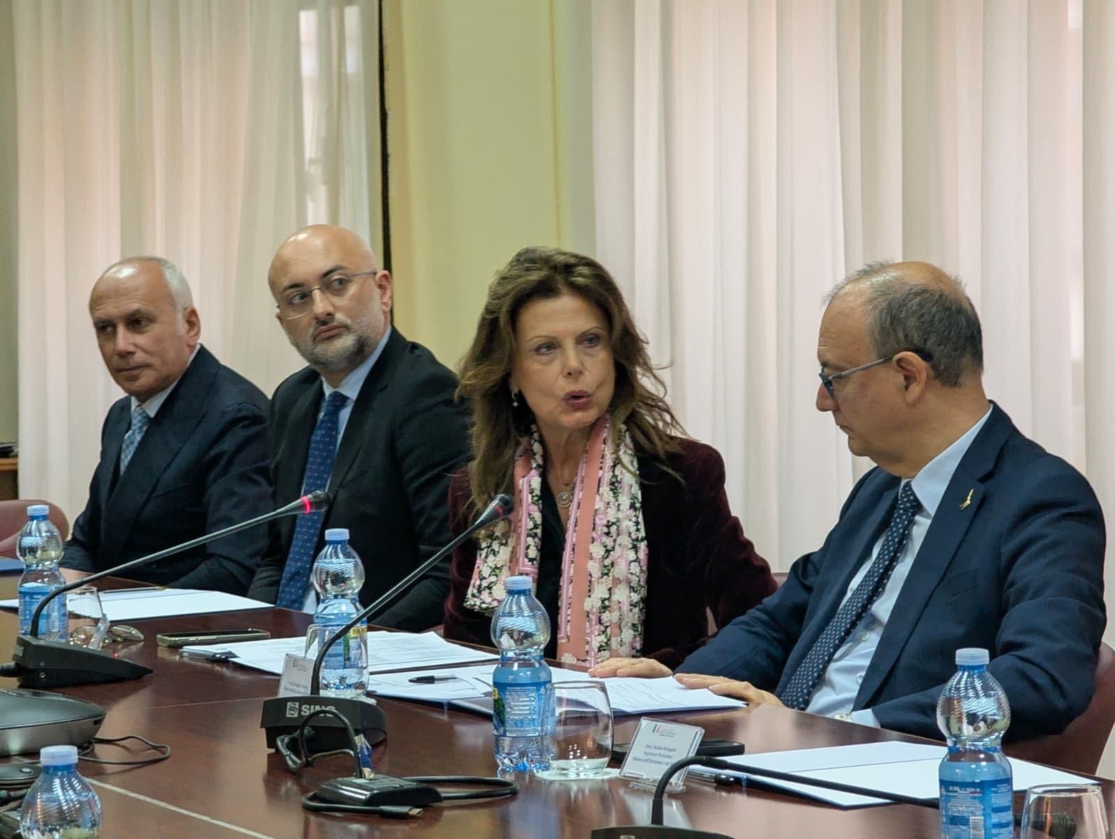 Valditara in visita a Paola: «In Calabria abbiamo investito oltre 822 milioni per rendere le scuole più sicure»