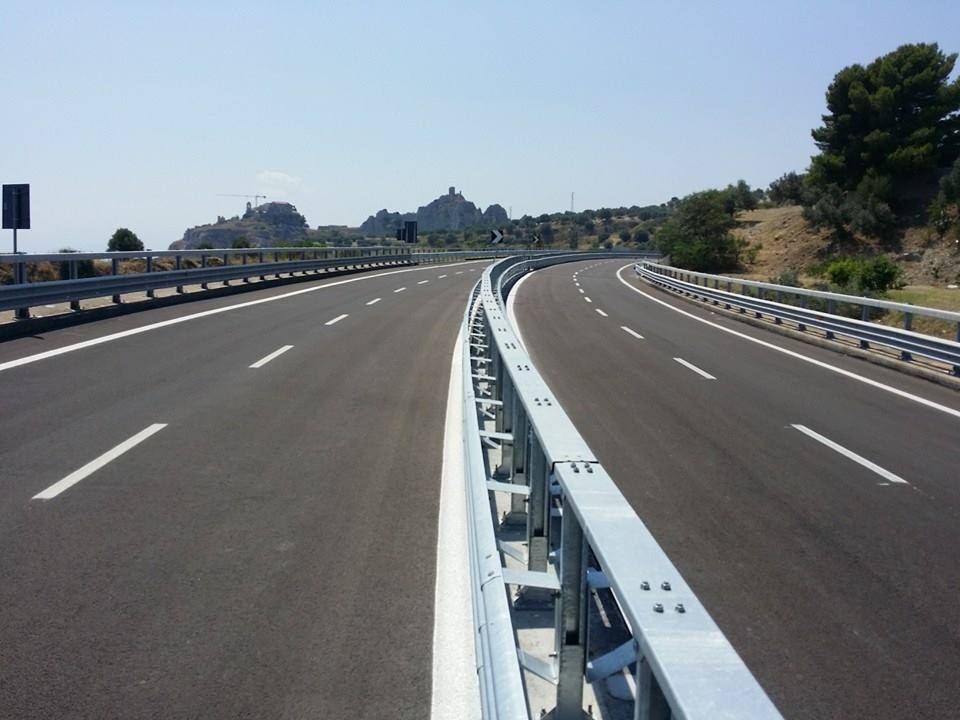 Statale 106, aperte due varianti a Roccella e Marina di Gioiosa
