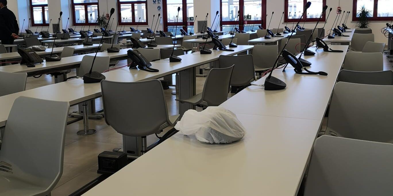 Topi e freddo in aula bunker, la segnalazione del giudice Cavasino alla Corte d’Appello