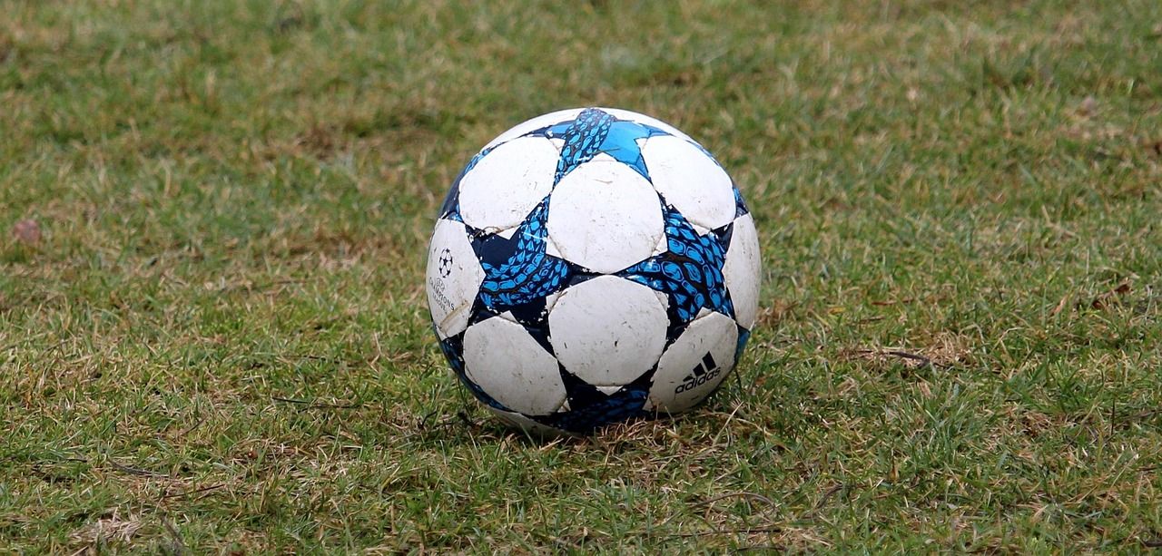 Champions League: debutto amaro per il Napoli, sconfitto 2-0 dal City