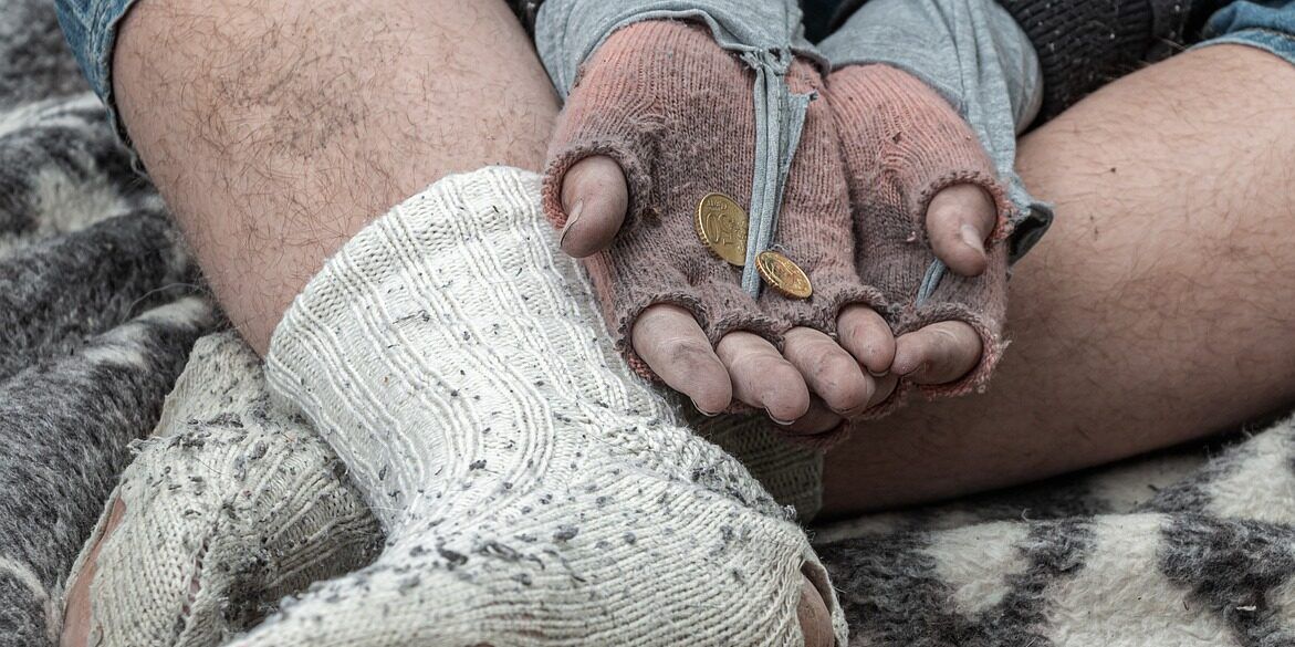 Bimbi vivevano di elemosina, la Polizia li colloca in comunità