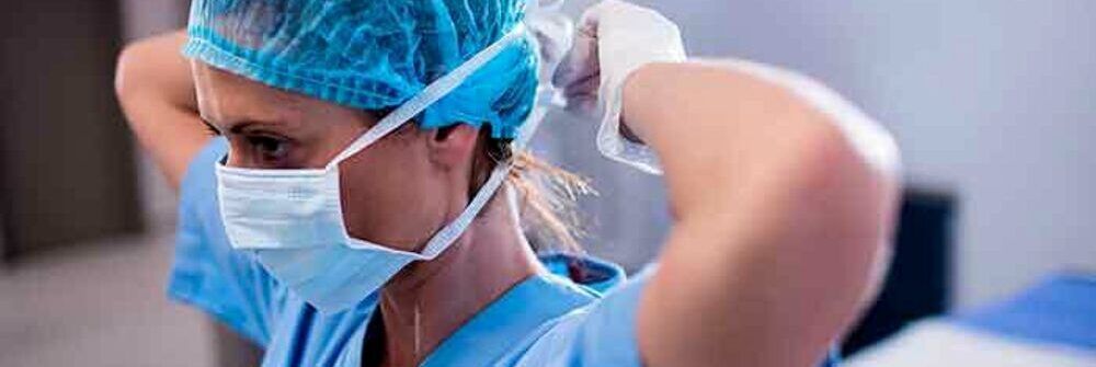 Ancora per un mese la mascherina negli ospedali, stop sui bus