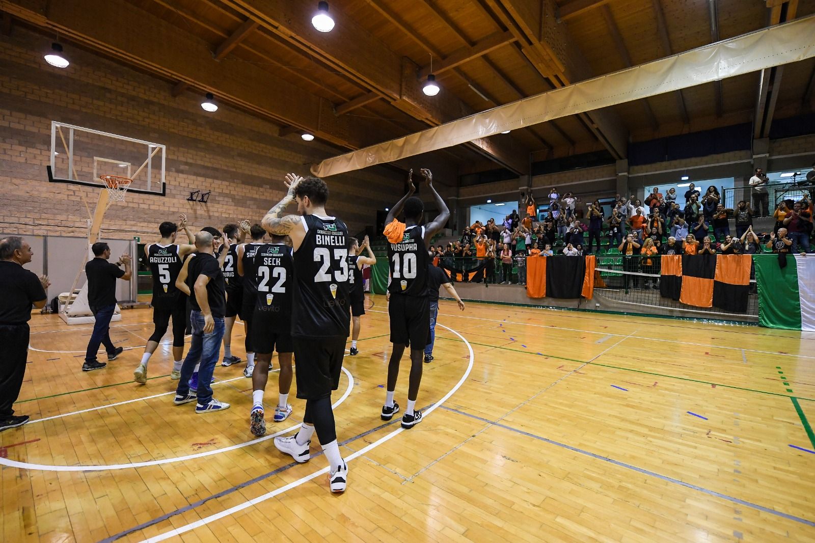 Basket Serie B, la Pallacanestro Viola vince ancora e vede la vetta