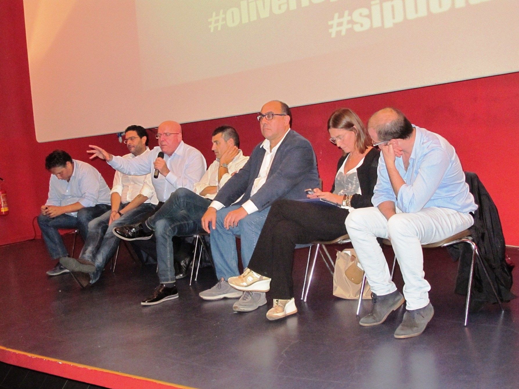 Carbone ricompatta il Pd