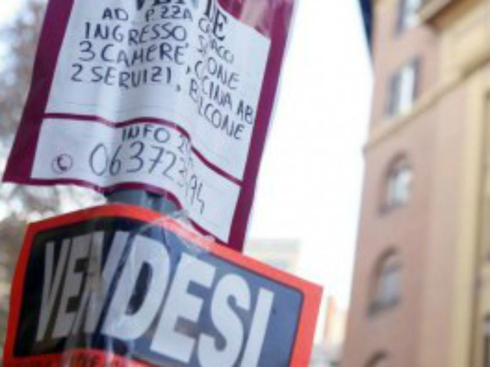 In picchiata compravendite e mutui per la casa