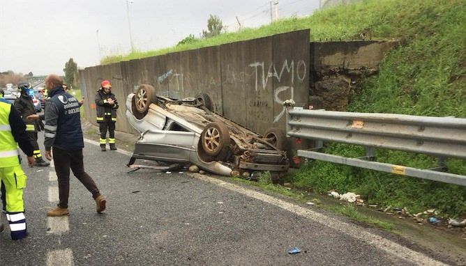 Pauroso incidente in autostrada tra Montalto e Rende
