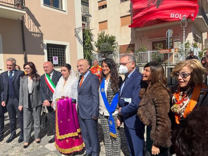 Civita, il presidente dell’Albania visita le comunità arbëreshë – VIDEO