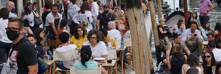 Regioni in giallo con le terapie intensive occupate al 5%