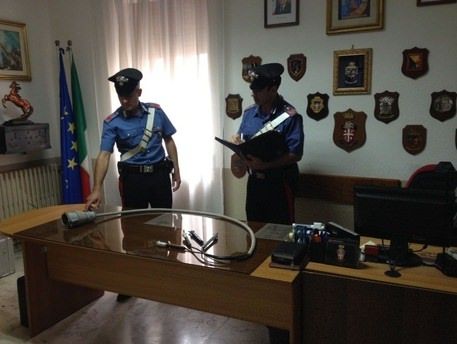 Allaccio abusivo a rete elettrica, arrestato imprenditore