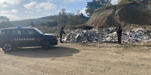Rifiuti smaltiti senza autorizzazione in un terreno, cinque denunce a Botricello