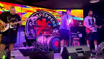 Calapeppers, la band rivelazione che sta rigenerando il sound dei Red Hot Chili Peppers