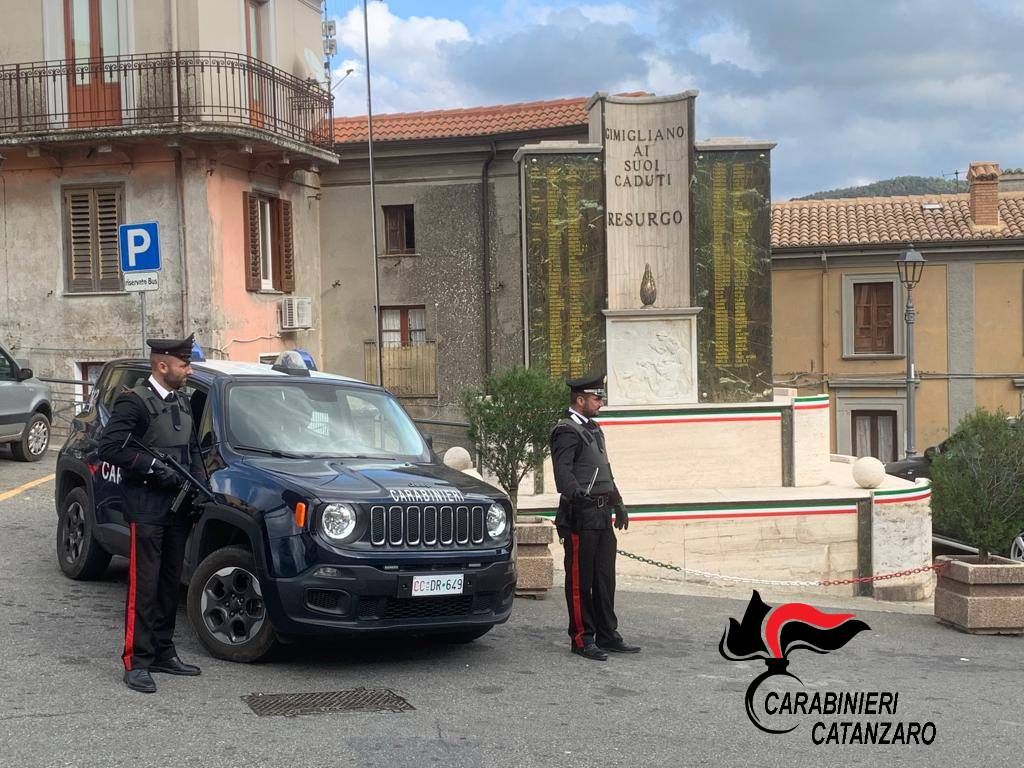 Viola gli obblighi di soggiorno a Catanzaro, arrestato 32enne