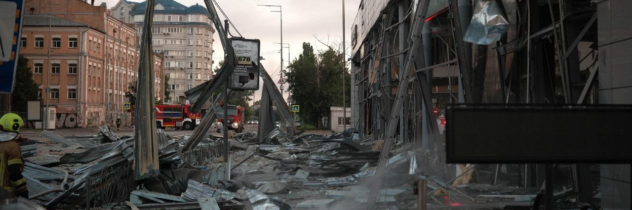 Ucraina, raid russi nella notte: 13 morti