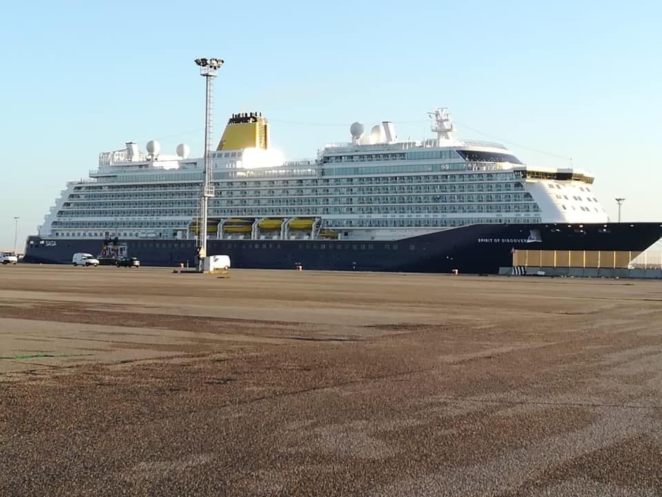 Nave da crociera inglese attracca a Corigliano Rossano