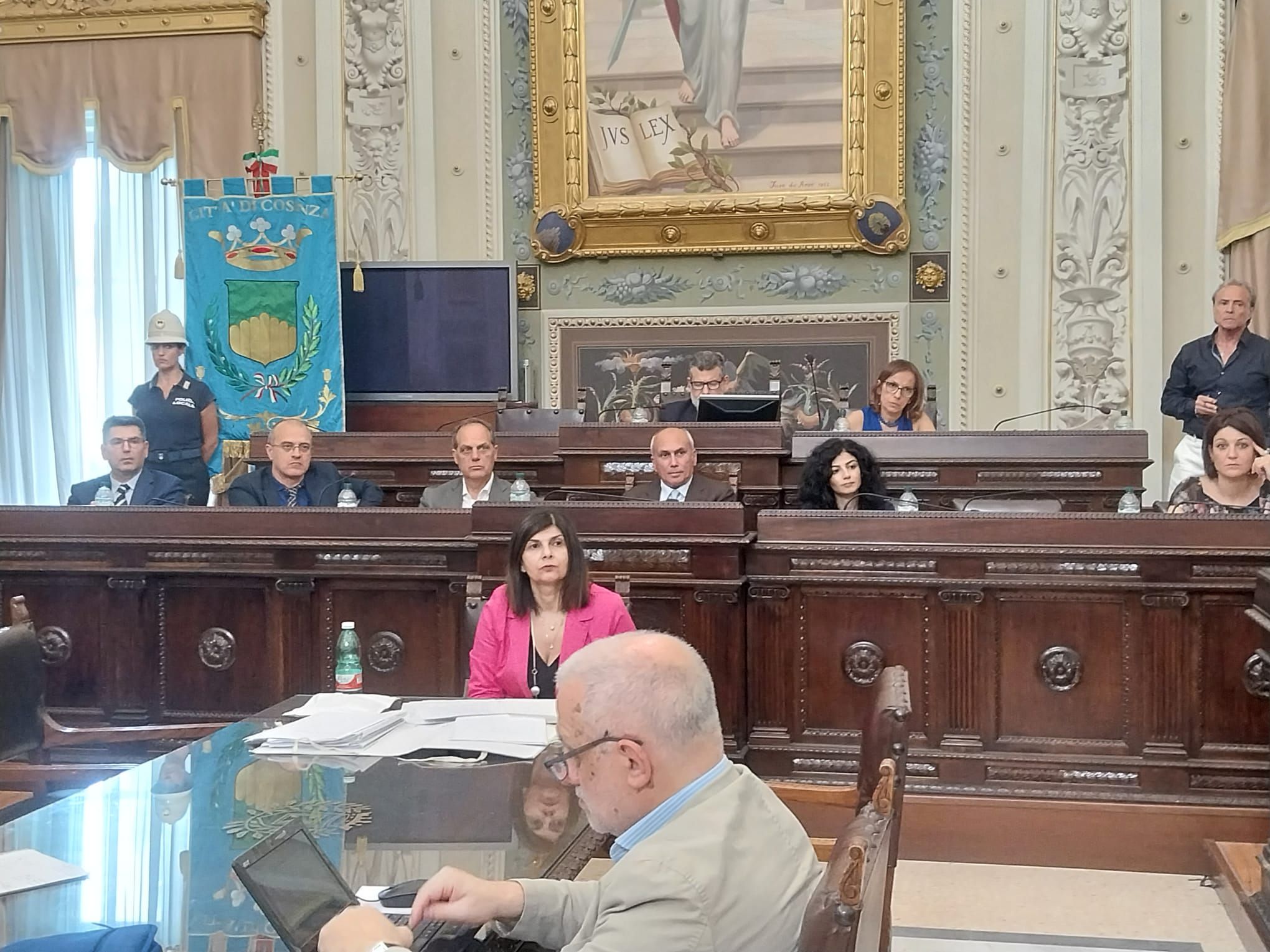 Cosenza, passa il rendiconto di gestione. Via libera all’adesione ad Arrical