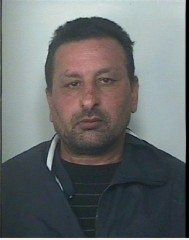 Ruba un'auto e scappa, inseguimento da film