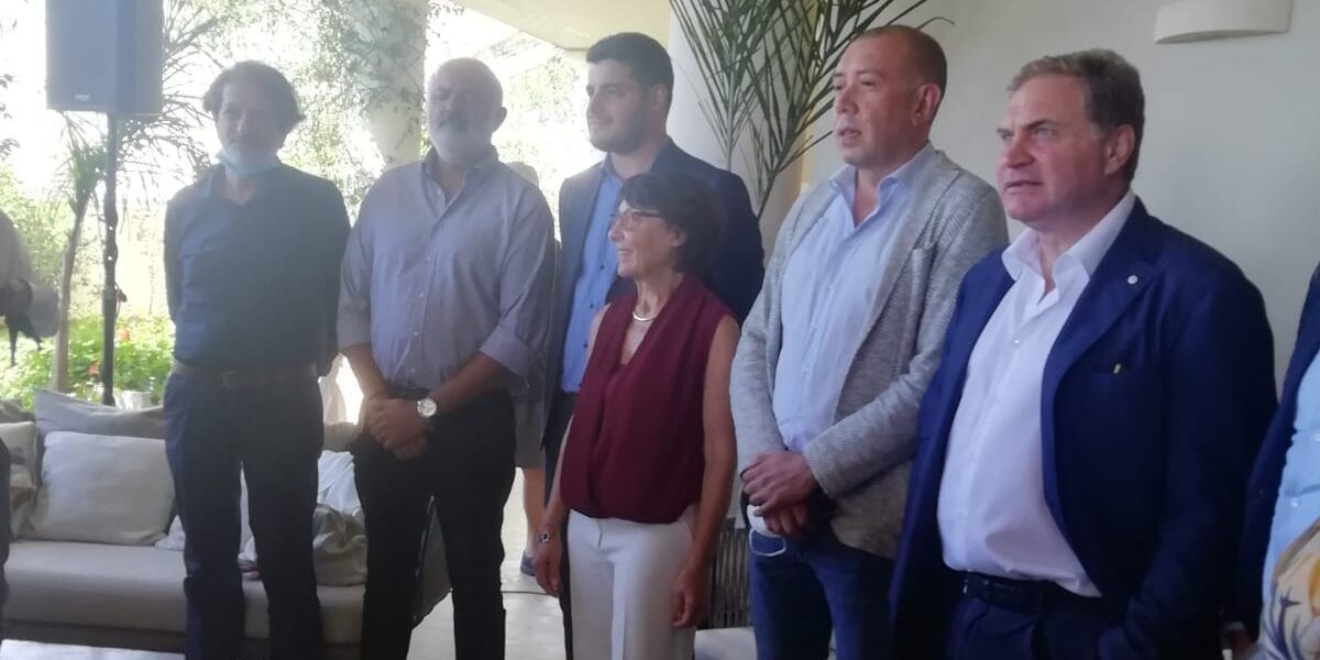 «Dagli amici mi guardi Dio, che dai nemici mi guardo io»