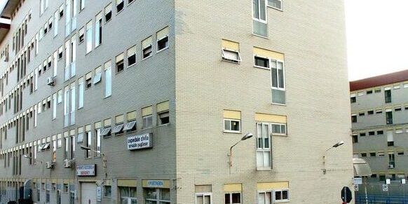 Catanzaro, perquisizioni della Guardia di Finanza nel reparto oculistico dell’ospedale Pugliese Ciaccio