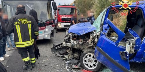 incidente reggio calaria bus doblò_2