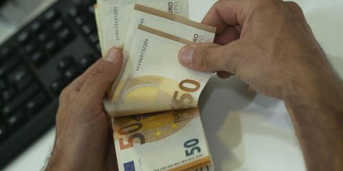 Forza Italia: il tetto sul contante non è una priorità del governo