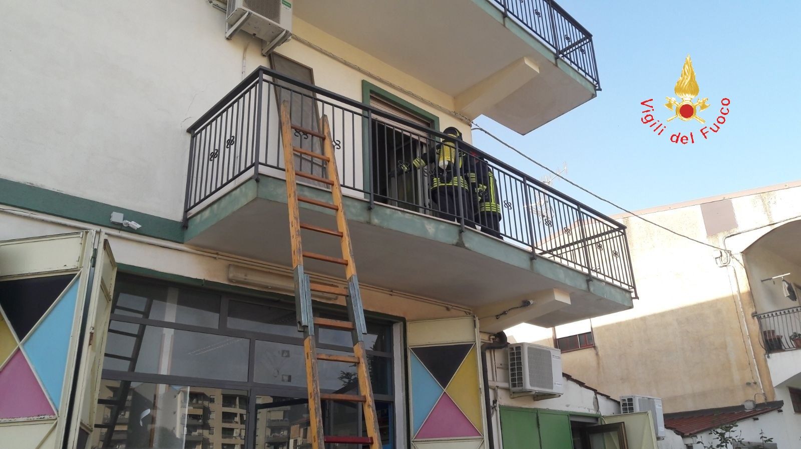 Incendio in un'abitazione a Lamezia, nessun ferito