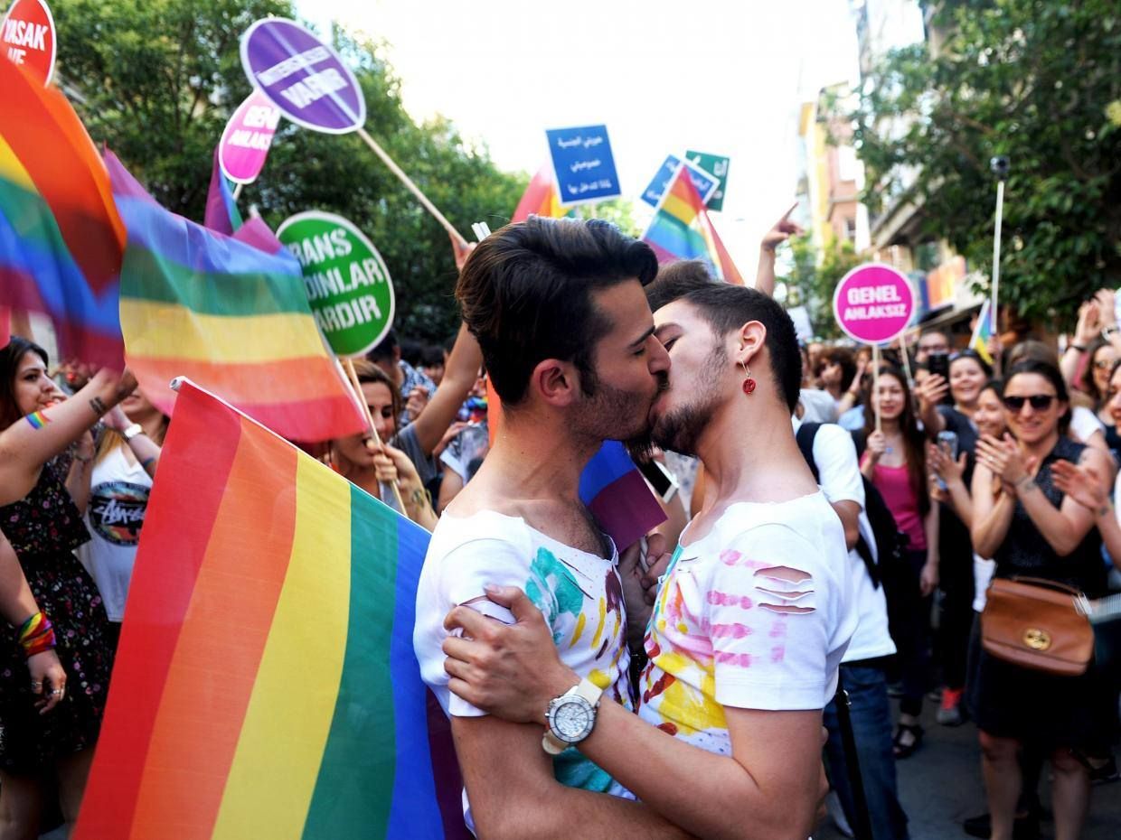 Il Comune di Cosenza "boccia" il Gay Pride