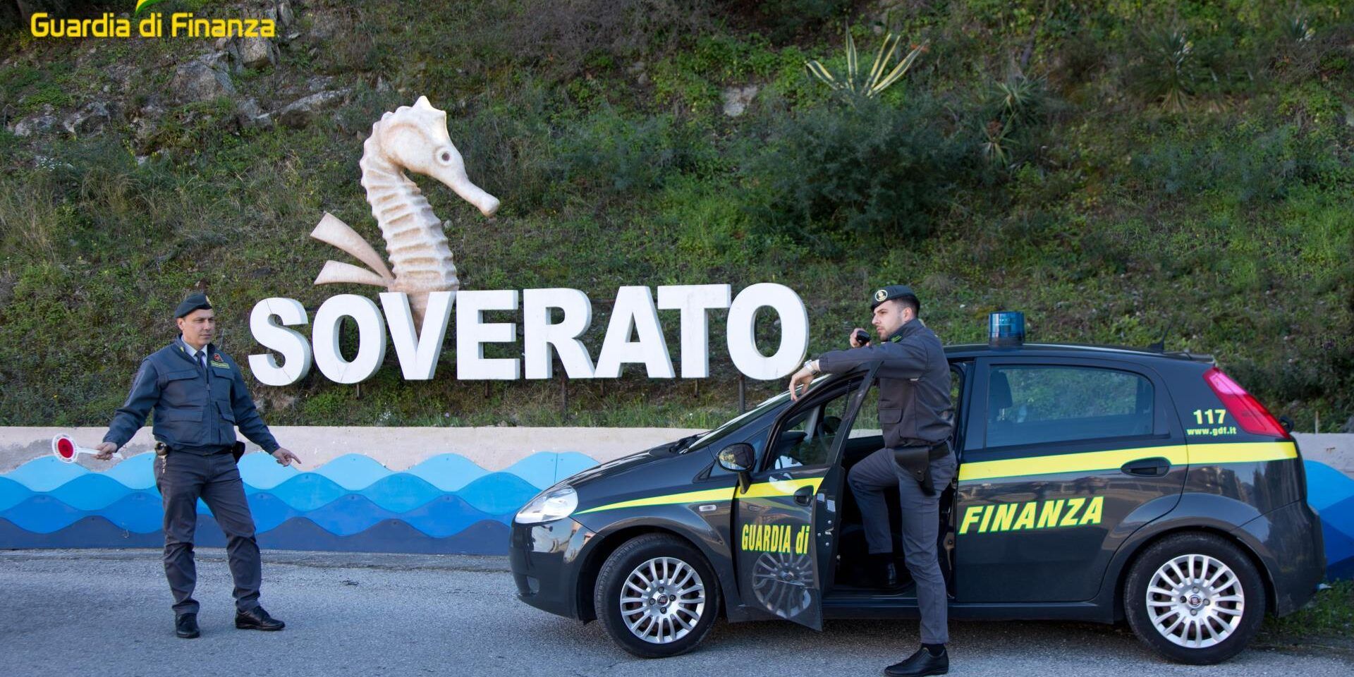 Cuochi e personale di sala non assunti, operazione della Guardia di finanza in un ristornate del Catanzarese