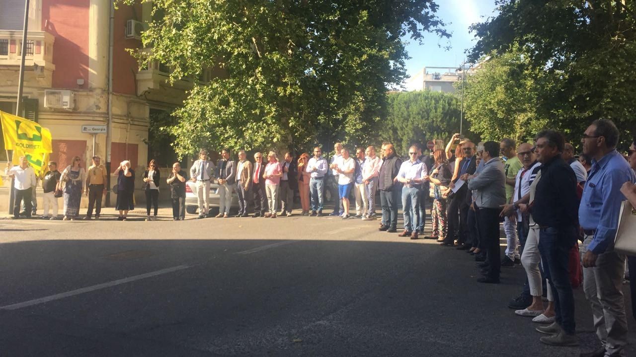 Un sit-in per difendere l'Agenzia dei beni confiscati