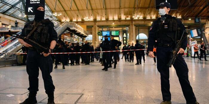 Parigi, sei feriti a colpi di punteruolo alla Gare di Nord