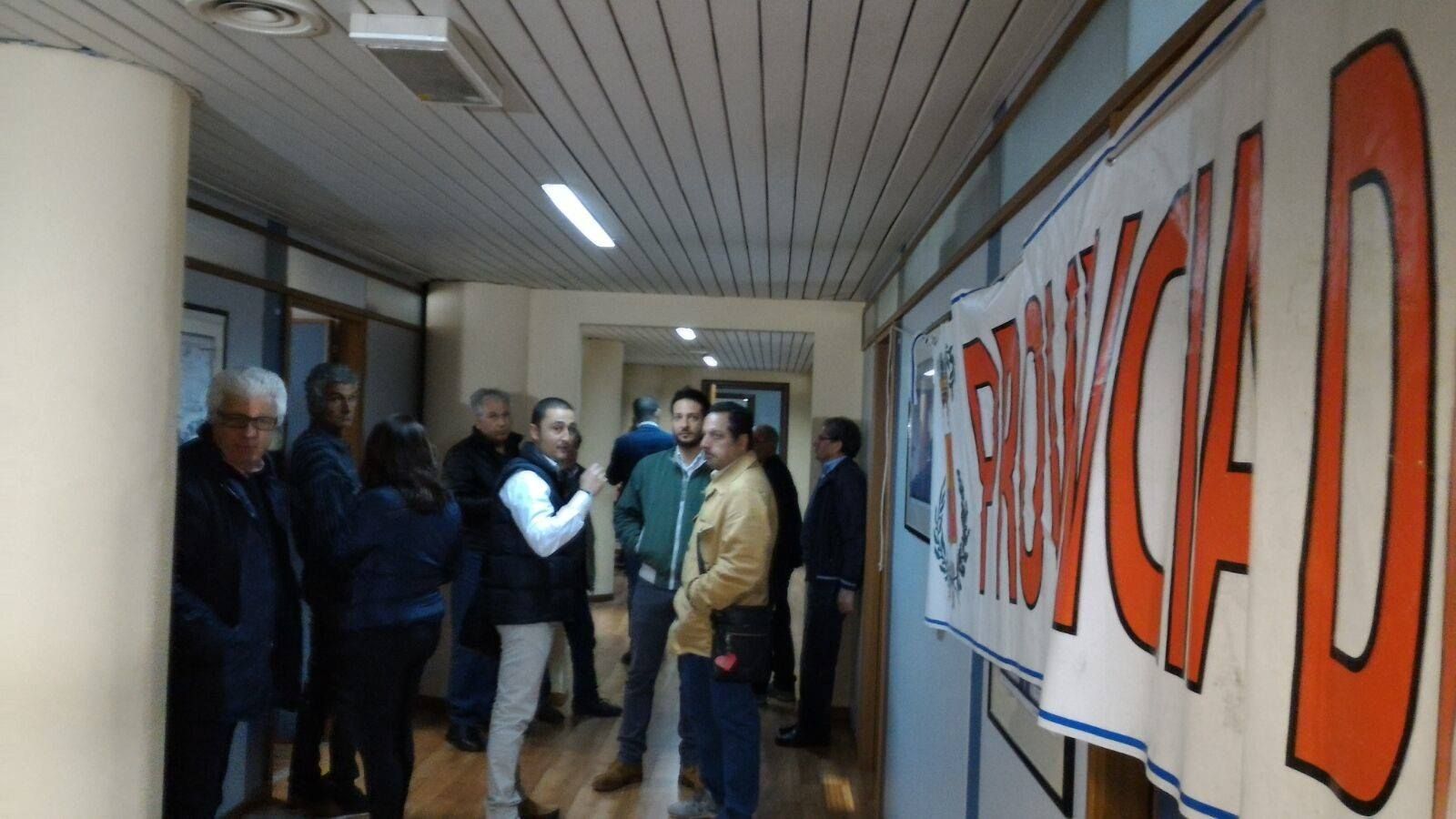 Riesplode la protesta alla Provincia di Vibo