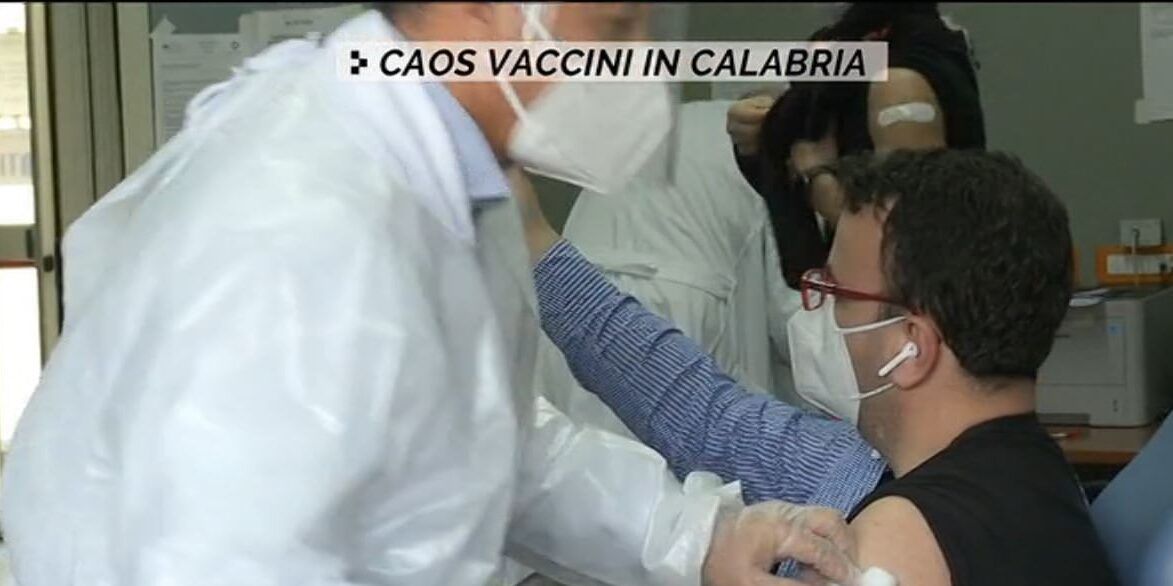 Piano vaccinale, i Cinquestelle interrogano Speranza. «Calabria agli ultimi posti»