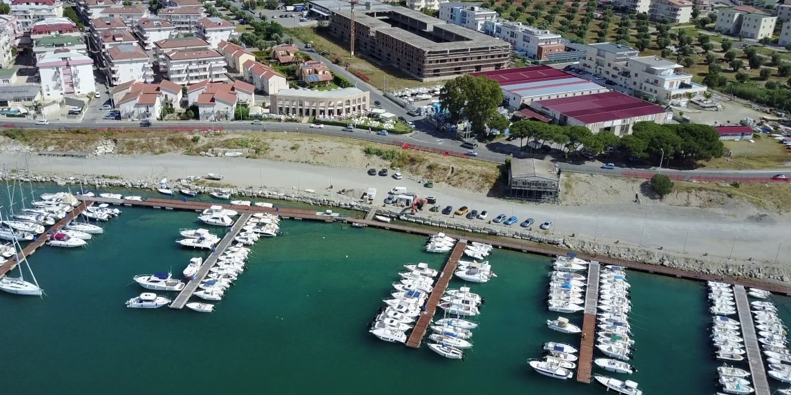 Porto di Catanzaro, tutti gli ingiusti vantaggi di cui ha goduto la Navylos