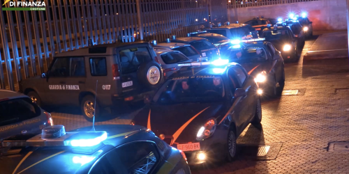 Corruzione negli appalti pubblici a Crotone: 20 indagati. Sequestrate 5 società