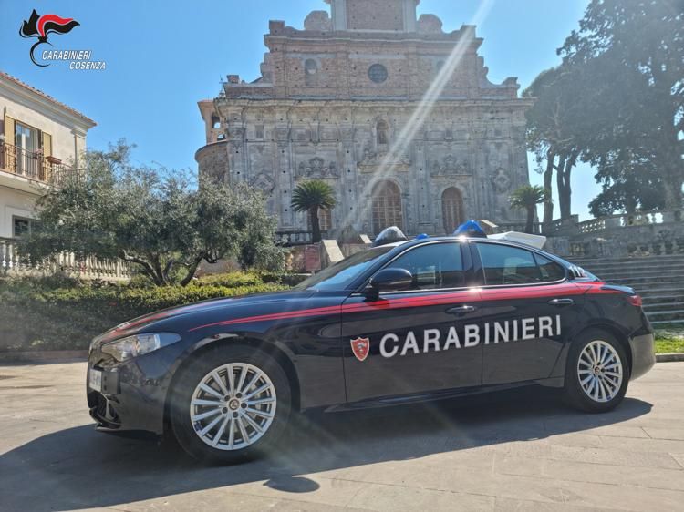 Controlli dei carabinieri nel Cosentino, finiscono in manette tre persone