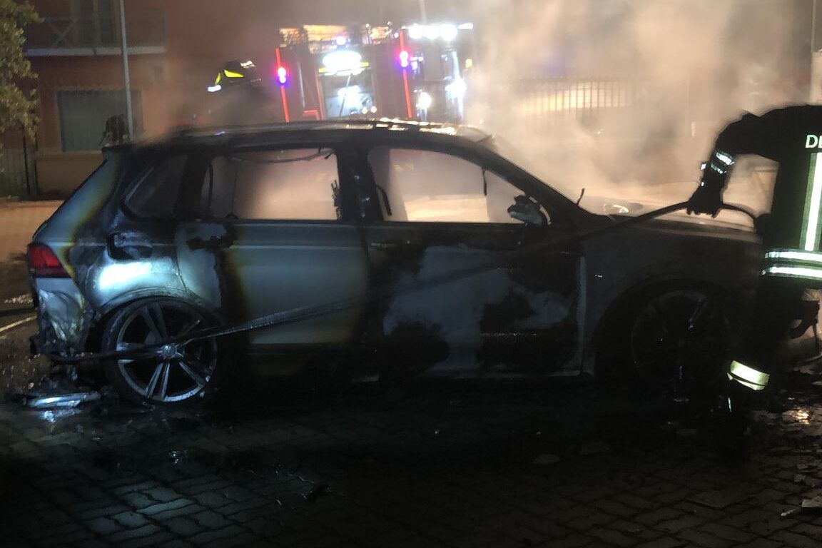 La “banda del cerino” colpisce ancora: ennesima auto in fiamme a Corigliano Rossano