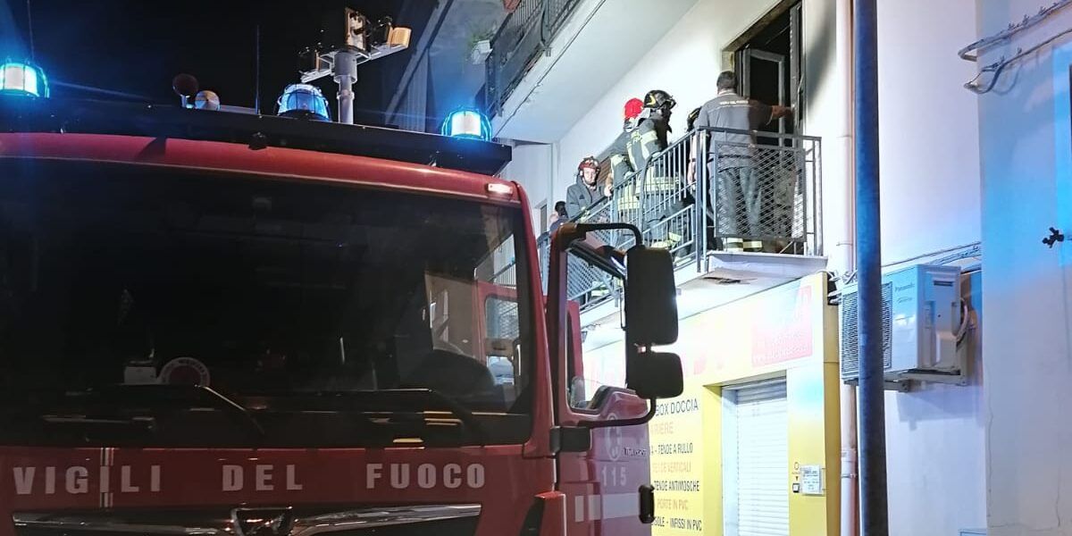 Reggio Calabria, incendio in un appartamento. Morto un 76enne