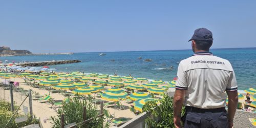 Controlli sulla Costa degli Dei: liberati 1.300 metri quadri di spiaggia abusiva a Parghelia