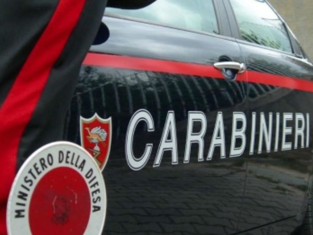 Crolla un balcone durante i festeggiamenti: ferita una giovane