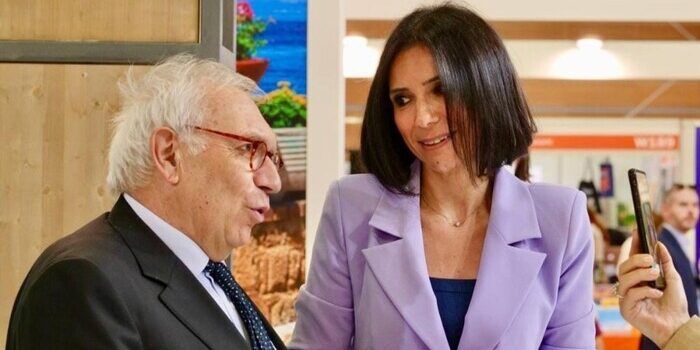 Salone del Libro, Ministro Bianchi: «Straordinario lo stand della Calabria»