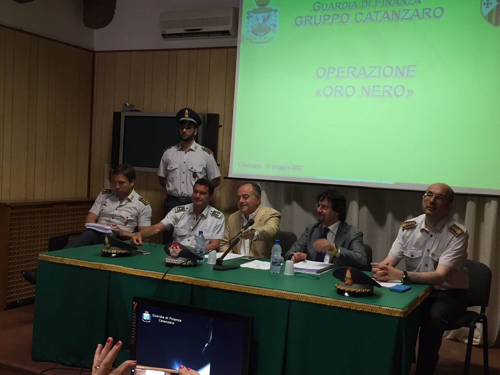 La truffa milionaria del gasolio partiva da Catanzaro