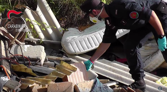 Strada trasformata in discarica di rifiuti pericolosi, scatta il sequestro nel Vibonese – VIDEO