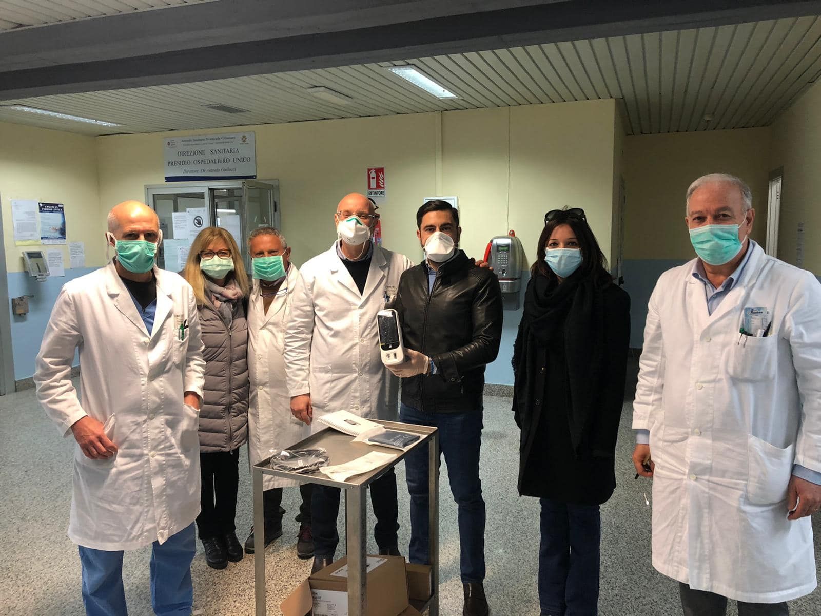 Coronavirus, Lamezia: Furgiuele consegna all'ospedale un pulsossimetro