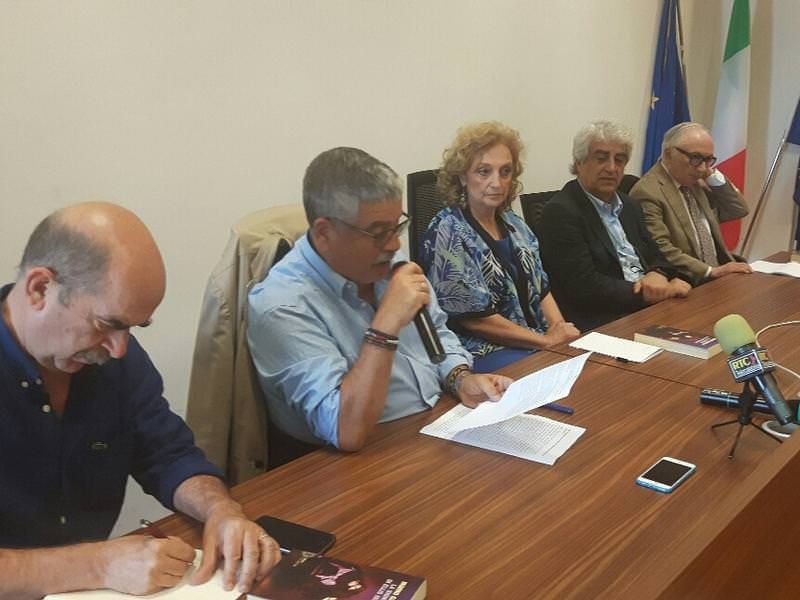 Gangemi e l’emigrazione al contrario: «Ci siamo passati anche noi»